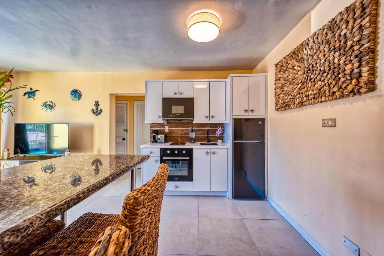 Lovely Apartment Near Beach, Downtown, 24H Security, Pool Nassau Dış mekan fotoğraf